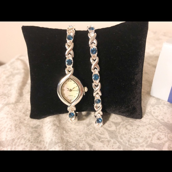 Avon Sapphire Color & Clear Crystal X Link Giftset - Picture 2 of 4